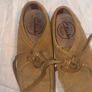 Clarks Camel Suede Lace-Up Shoes
